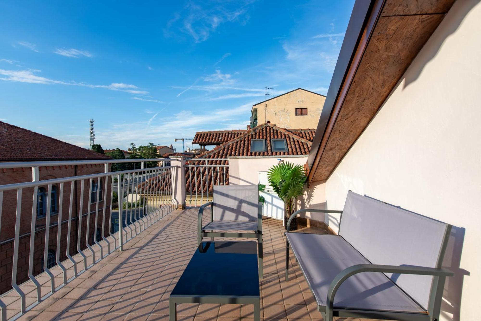 Attico Grand Terrace Apartment Alba  Exterior foto
